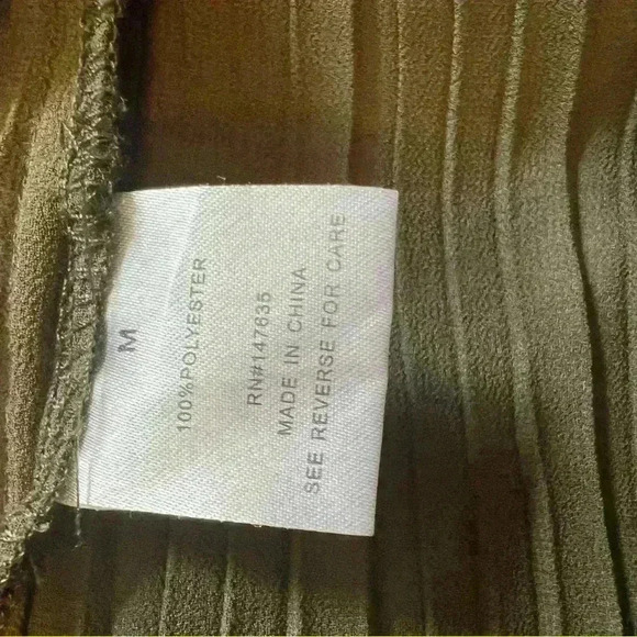 Romeo and Juliet couture flowy top. (K106) - Picture 4 of 4